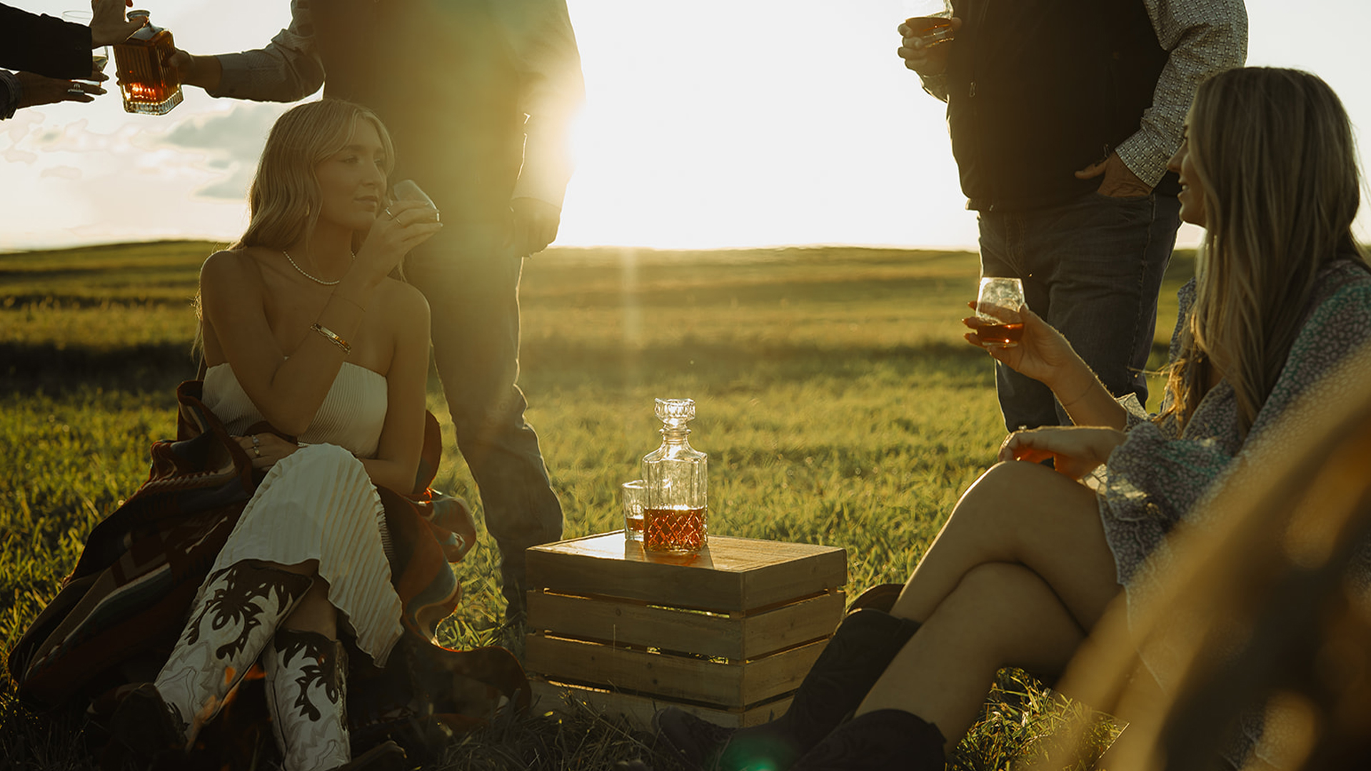 family-gathered,-girls-talking